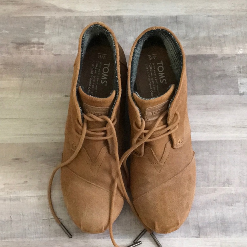 Toms